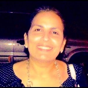 Meet your Posher, Mona